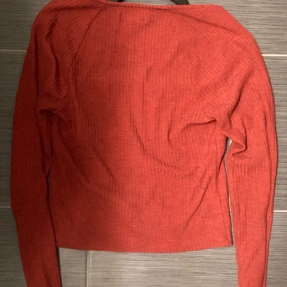 Urban outfitters long sleeve top - Picture 2 of 3